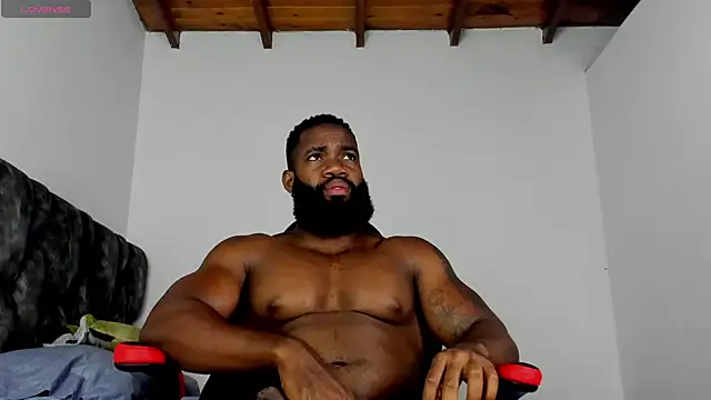 Snapshot of james_musclebbc chatting on June 3, 12:57 am james musclebbc online show from June 3, 12:57 am