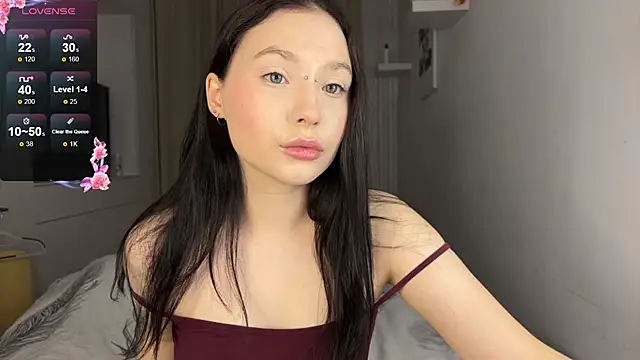 Snapshot of june_mooon chatting on December 1, 6:35 pm june mooon online show from December 1, 6:35 pm