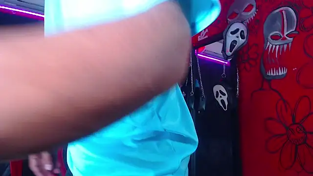 Snapshot of dante_hellsingx chatting on November 25, 12:10 am dante hellsingx online show from November 25, 12:10 am