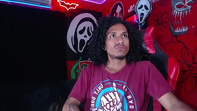 Snapshot of dante_hellsingx chatting on December 4, 12:42 am dante hellsingx online show from December 4, 12:42 am