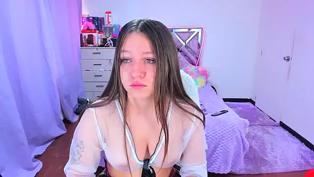 Snapshot of Luna_Analya chatting on October 28, 1:25 pm Luna Analya online show from October 28, 1:25 pm