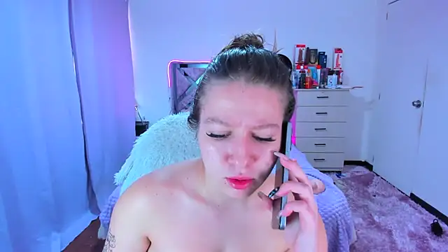 Snapshot of Luna_Analya chatting on November 4, 4:06 pm Luna Analya online show from November 4, 4:06 pm