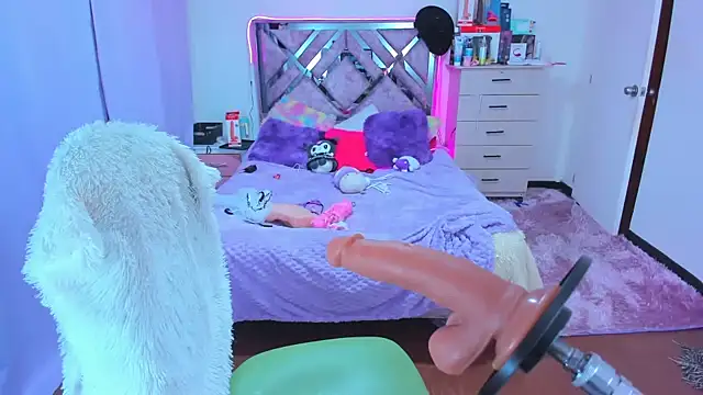 Snapshot of Luna_Analya chatting on November 6, 12:33 am Luna Analya online show from November 6, 12:33 am