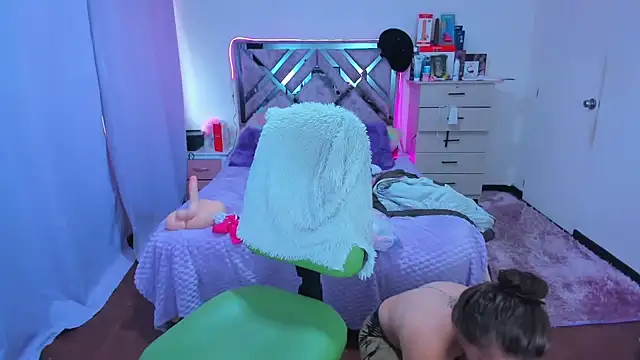 Snapshot of Luna_Analya chatting on November 6, 5:36 pm Luna Analya online show from November 6, 5:36 pm