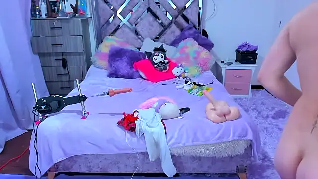 Snapshot of Luna_Analya chatting on November 28, 8:22 pm Luna Analya online show from November 28, 8:22 pm