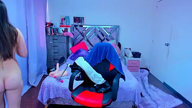 Snapshot of Luna_Analya chatting on December 14, 3:06 pm Luna Analya online show from December 14, 3:06 pm