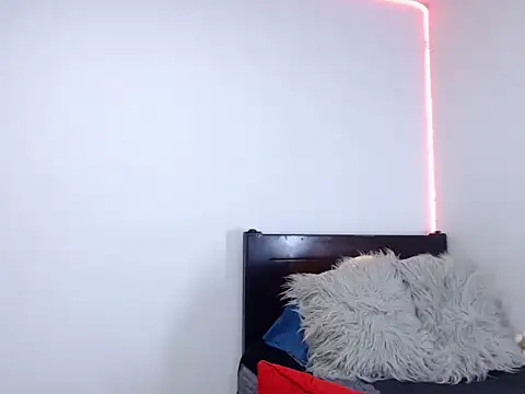 andrea de lucaa online show from September 10, 3:17 am