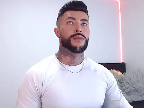 andrea de lucaa online show from September 13, 4:45 am