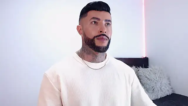 andrea de lucaa online show from October 10, 3:16 am