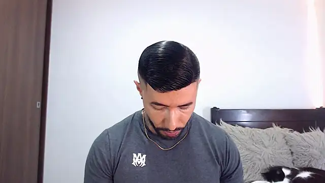 andrea de lucaa online show from February 2, 3:05 am