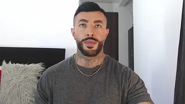 Snapshot of andrea_de_lucaa chatting on May 18, 1:02 am andrea de lucaa online show from May 18, 1:02 am