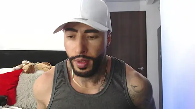Snapshot of andrea_de_lucaa chatting on May 26, 3:35 am andrea de lucaa online show from May 26, 3:35 am