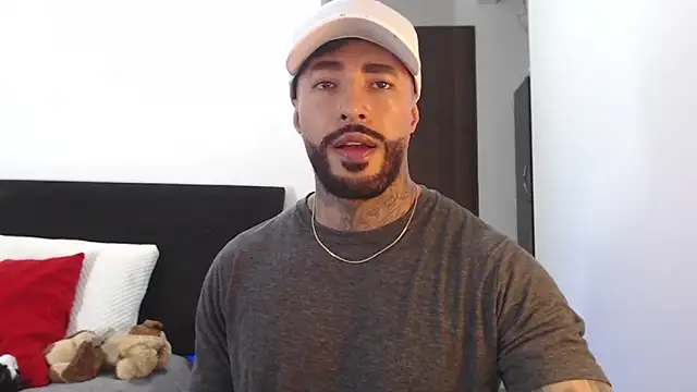 Snapshot of andrea_de_lucaa chatting on May 28, 3:37 am andrea de lucaa online show from May 28, 3:37 am