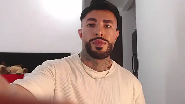 Snapshot of andrea_de_lucaa chatting on June 1, 2:46 am andrea de lucaa online show from June 1, 2:46 am