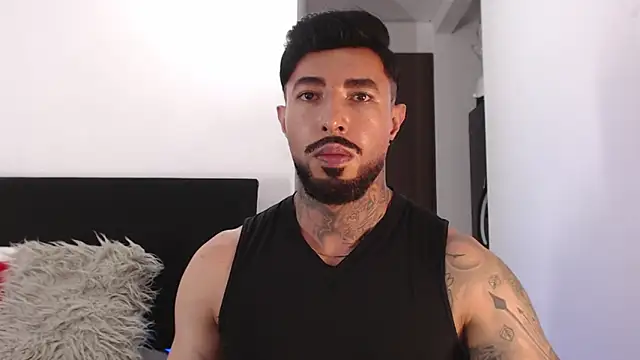 Snapshot of andrea_de_lucaa chatting on June 10, 3:50 am andrea de lucaa online show from June 10, 3:50 am