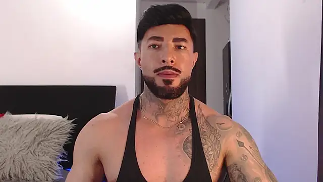 Snapshot of andrea_de_lucaa chatting on June 19, 4:06 am andrea de lucaa online show from June 19, 4:06 am