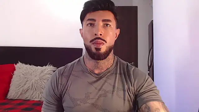 Snapshot of andrea_de_lucaa chatting on June 22, 2:35 am andrea de lucaa online show from June 22, 2:35 am