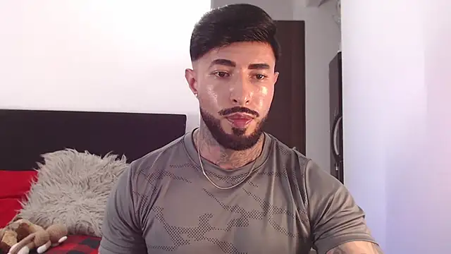Snapshot of andrea_de_lucaa chatting on June 25, 5:23 am andrea de lucaa online show from June 25, 5:23 am