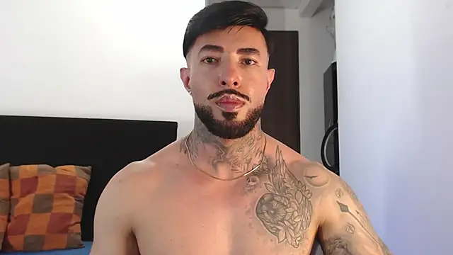 Snapshot of andrea_de_lucaa chatting on July 7, 3:53 am andrea de lucaa online show from July 7, 3:53 am