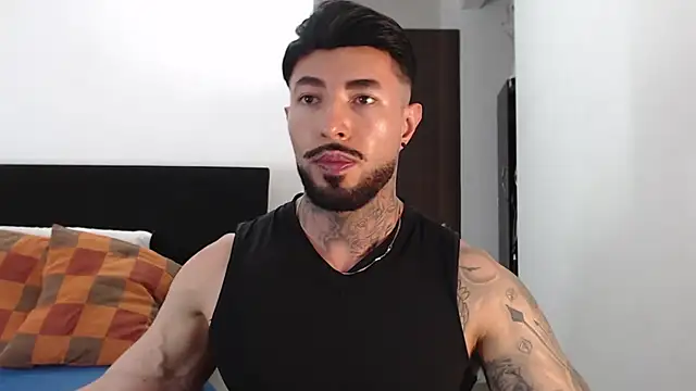 Snapshot of andrea_de_lucaa chatting on July 8, 3:55 am andrea de lucaa online show from July 8, 3:55 am