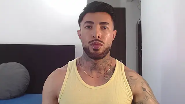 Snapshot of andrea_de_lucaa chatting on July 17, 3:46 am andrea de lucaa online show from July 17, 3:46 am