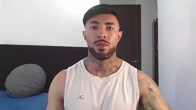 Snapshot of andrea_de_lucaa chatting on July 18, 4:49 am andrea de lucaa online show from July 18, 4:49 am