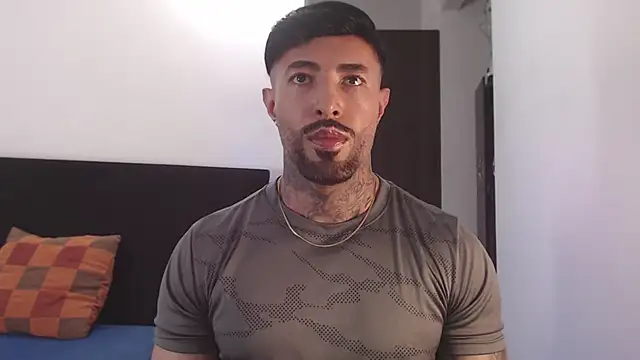 Snapshot of andrea_de_lucaa chatting on July 20, 2:48 am andrea de lucaa online show from July 20, 2:48 am