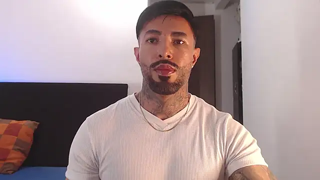 Snapshot of andrea_de_lucaa chatting on July 23, 4:10 am andrea de lucaa online show from July 23, 4:10 am
