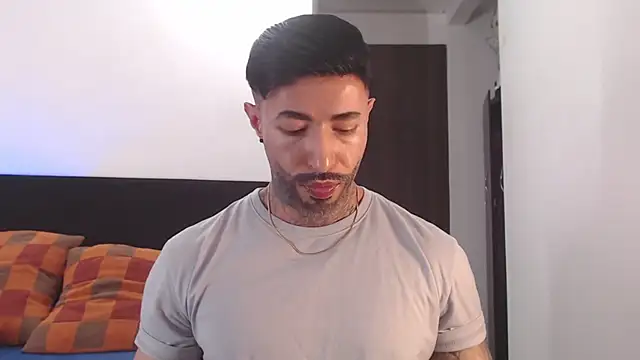 Snapshot of andrea_de_lucaa chatting on July 26, 3:14 am andrea de lucaa online show from July 26, 3:14 am