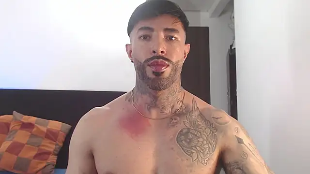 Snapshot of andrea_de_lucaa chatting on July 28, 4:52 am andrea de lucaa online show from July 28, 4:52 am