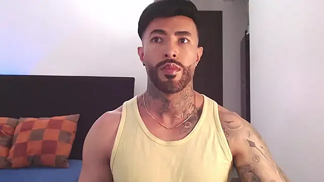 Snapshot of andrea_de_lucaa chatting on August 2, 10:30 pm andrea de lucaa online show from August 2, 10:30 pm
