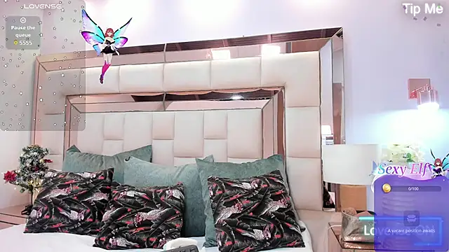 Snapshot of megannherrera chatting on December 18, 12:11 pm megannherrera online show from December 18, 12:11 pm