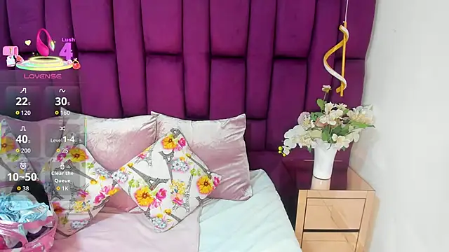 Snapshot of megannherrera chatting on December 22, 12:24 pm megannherrera online show from December 22, 12:24 pm