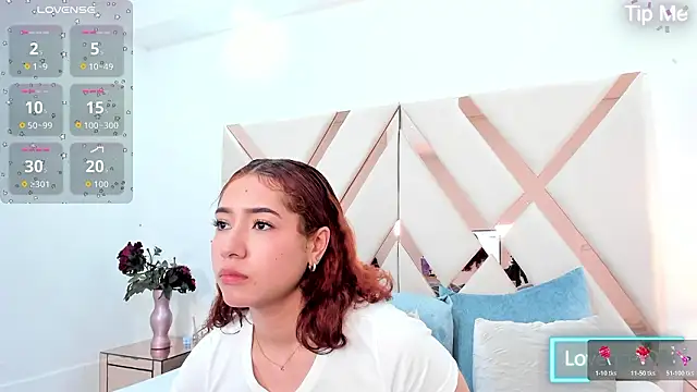 Snapshot of megannherrera chatting on February 12, 7:42 pm megannherrera online show from February 12, 7:42 pm