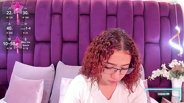 Snapshot of megannherrera chatting on February 25, 12:26 pm megannherrera online show from February 25, 12:26 pm