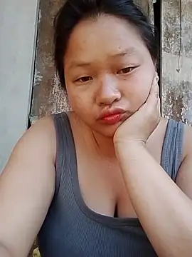 Snapshot of girl-babi chatting on May 28, 9:28 am girl-babi online show from May 28, 9:28 am