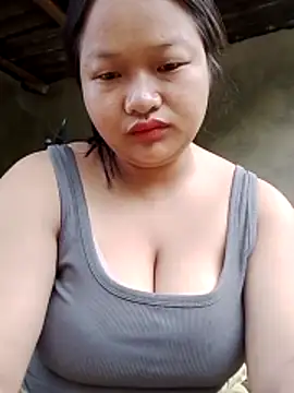 Snapshot of girl-babi chatting on June 8, 2:45 am girl-babi online show from June 8, 2:45 am