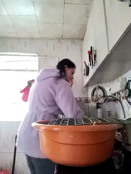 lindasyt online show from December 18, 8:37 pm