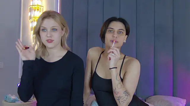 VioletAsh online show from October 7, 4:59 pm