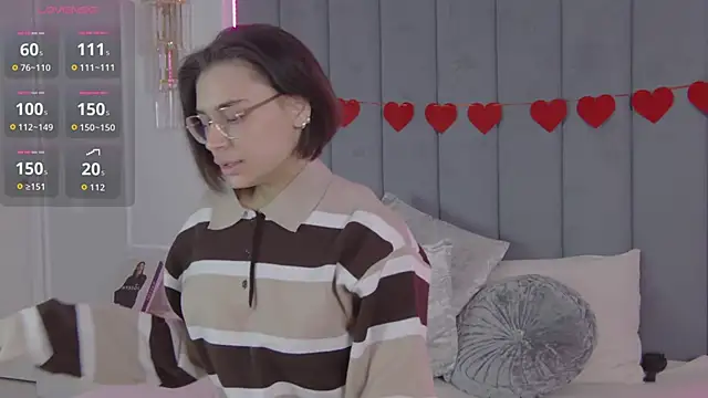 VioletAsh online show from March 5, 4:52 am