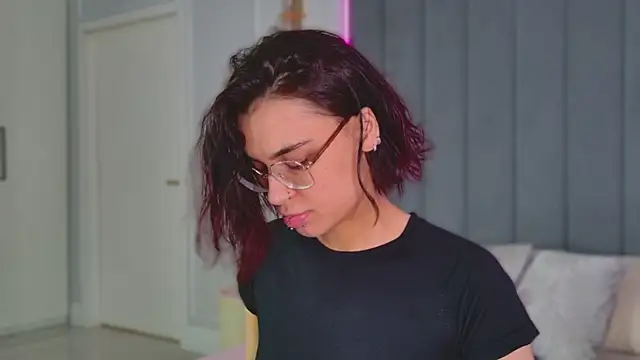 VioletAsh online show from May 7, 4:18 am