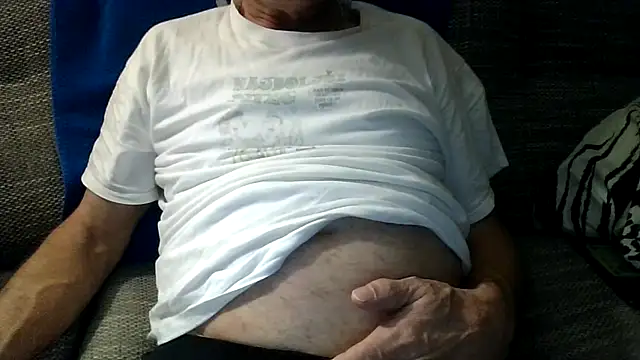 velikifant7 online show from February 2, 6:50 pm