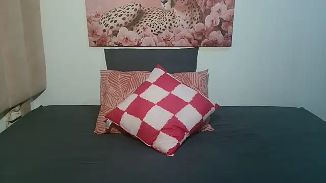 GorillaGripCunt77 online show from February 3, 1:59 am