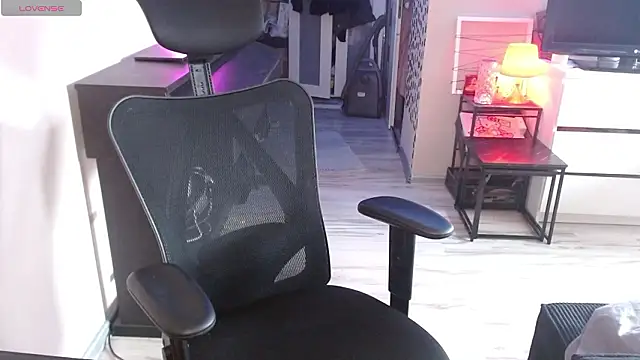   Leyla   online show from February 22, 2:15 pm