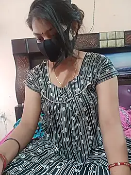 Snapshot of Priyanka_Pal chatting on May 15, 2:40 am Priyanka Pal online show from May 15, 2:40 am