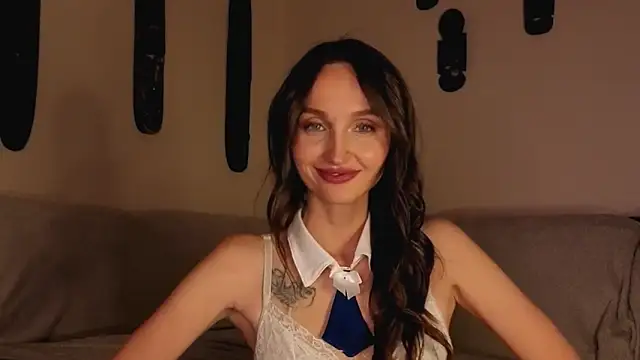 Snapshot of xSweetMissx chatting on September 13, 7:02 pm xSweetMissx online show from September 13, 7:02 pm