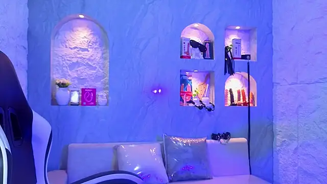 Sophia tf online show from March 15, 1:06 pm