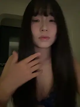 Snapshot of 77momomo chatting on May 24, 4:12 pm 77momomo online show from May 24, 4:12 pm