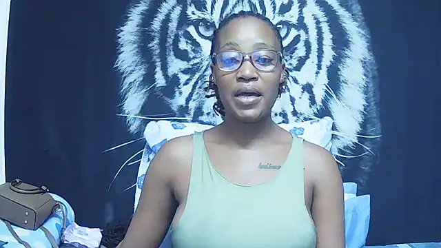 SweetPortableAmber online show from March 5, 2:46 pm