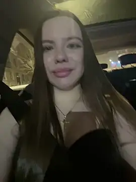Snapshot of Chloe_loo chatting on April 16, 9:39 pm Chloe loo online show from April 16, 9:39 pm